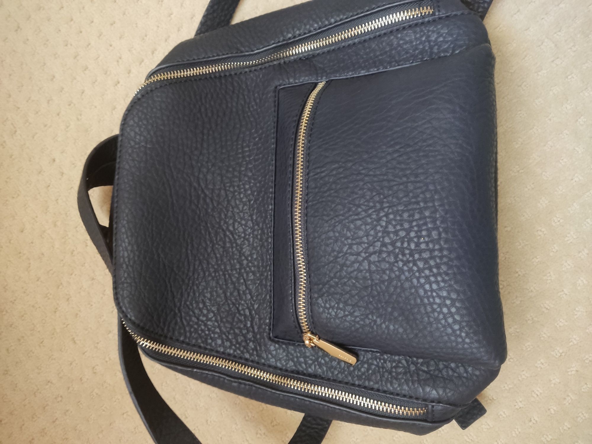 Mochilas várias novas