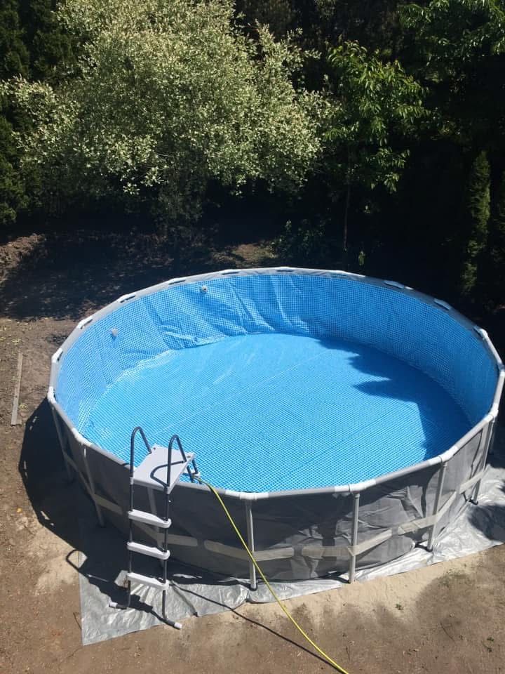 Basen intex stelażowy wraz z osprzętem.