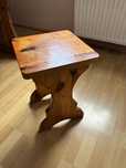 Taboret drewniany