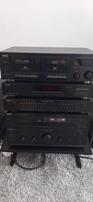 Wieżę segmentowa AKAI