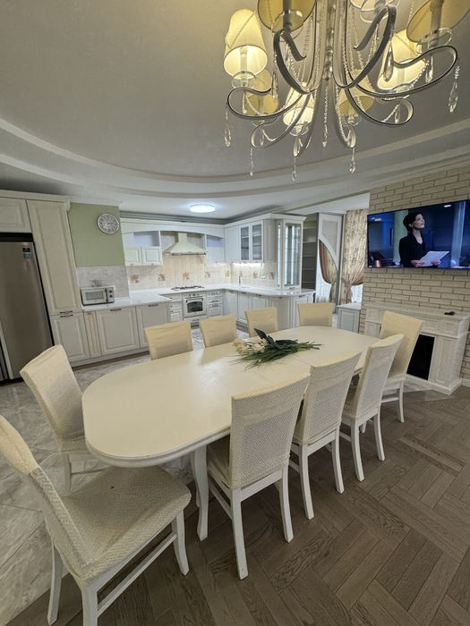 Продаж простороі стильної квартири в Калиновій Слободі!!