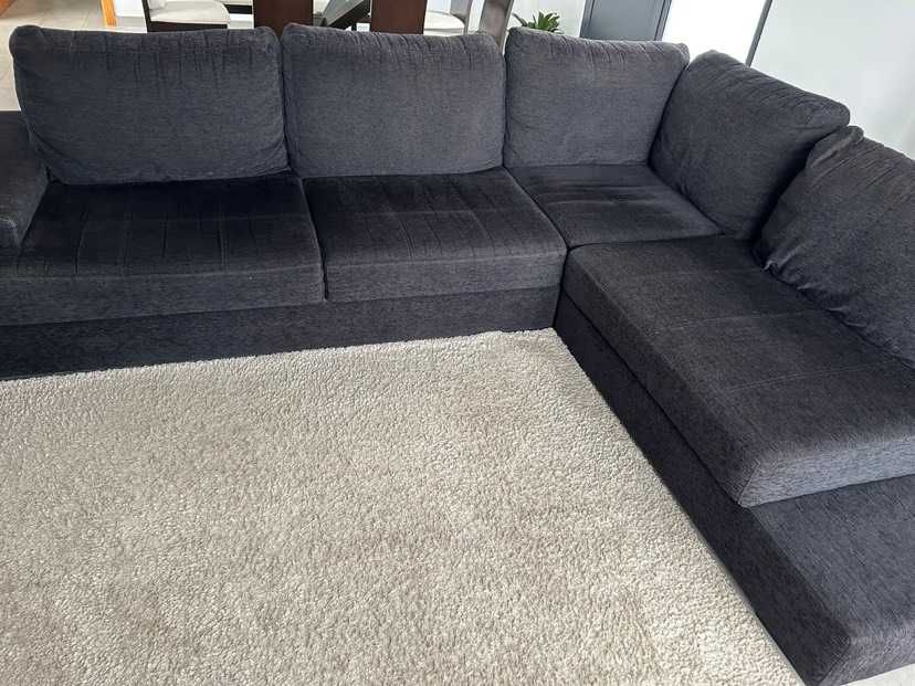 Sofá Chaise Longue preto 3 lugares