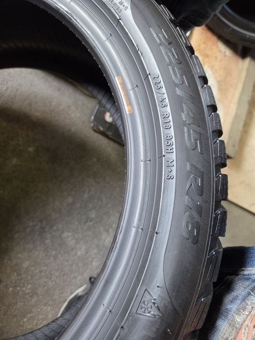 opony używane 225/45R18 Pirelli Winter Sottozero 3