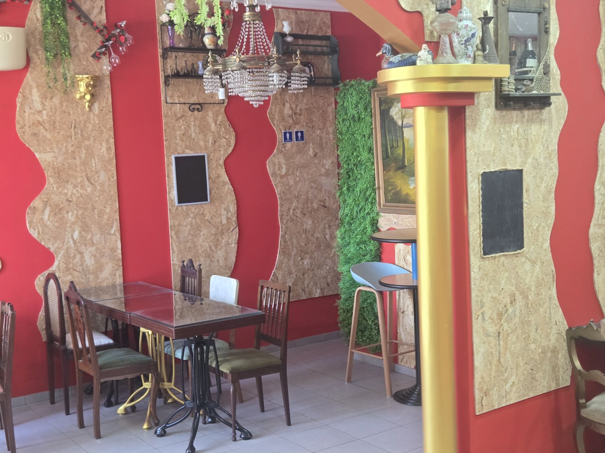 Trespasso café todo,restaurado bom envestimento