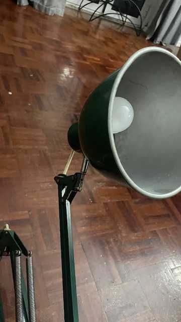 Candeeiro de Mesa – Estilo Industrial