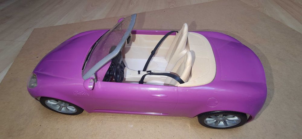 Carro cor violeta da Barbie