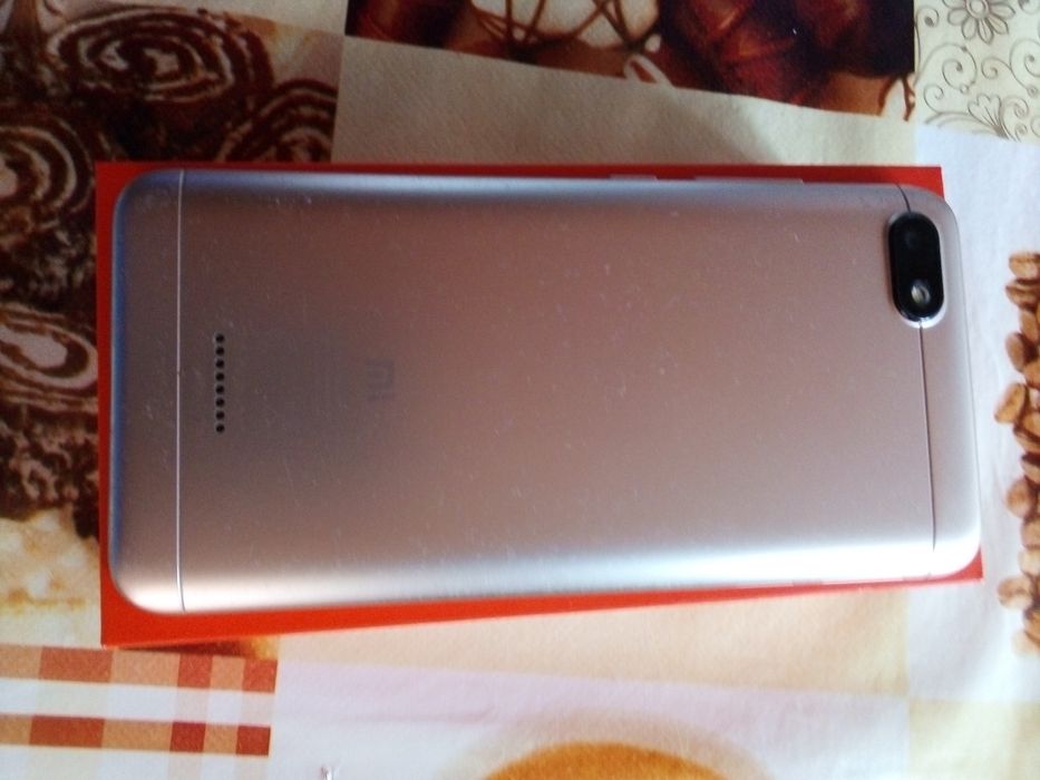 Xiaomi redmi 6A com marcas de uso