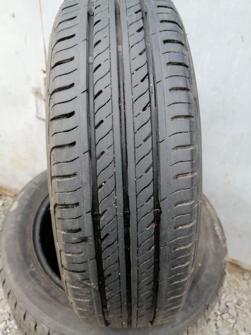 Продам резину 165/65 R15