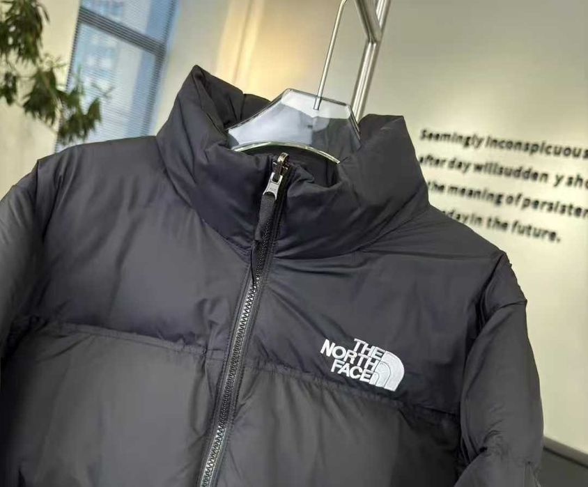 he North Face: trwałość i styl w zimowej odzieży.