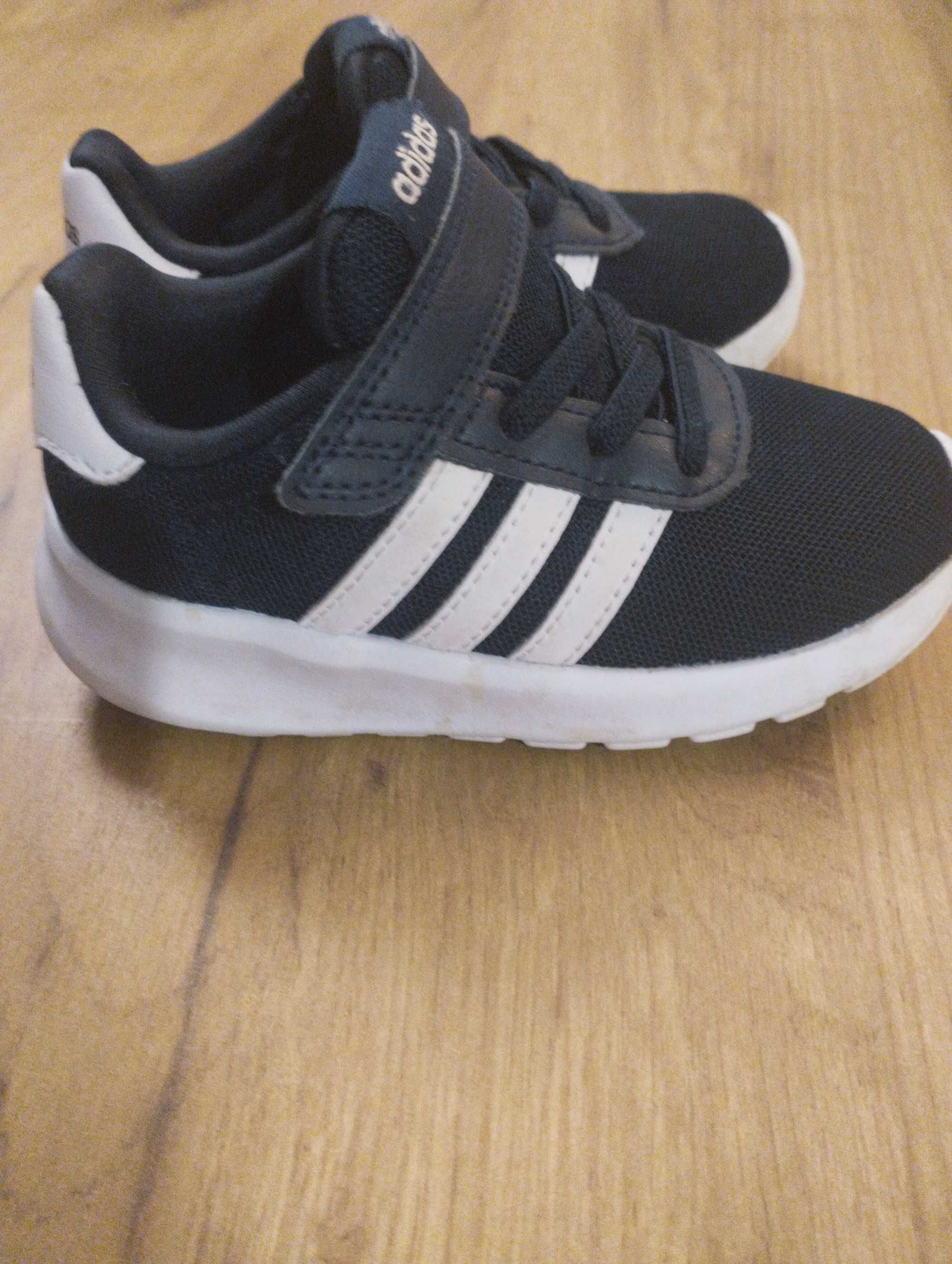 Buty adidas dla dziecka r.24