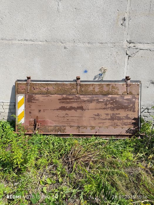 Продам старі ворота на вантажівку з фурнітурою.