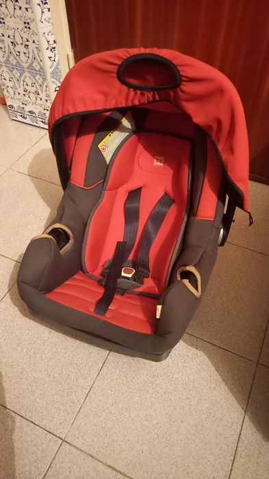 Carrinho de bebé Zippy 3 em 1 com oferta do triciclo..