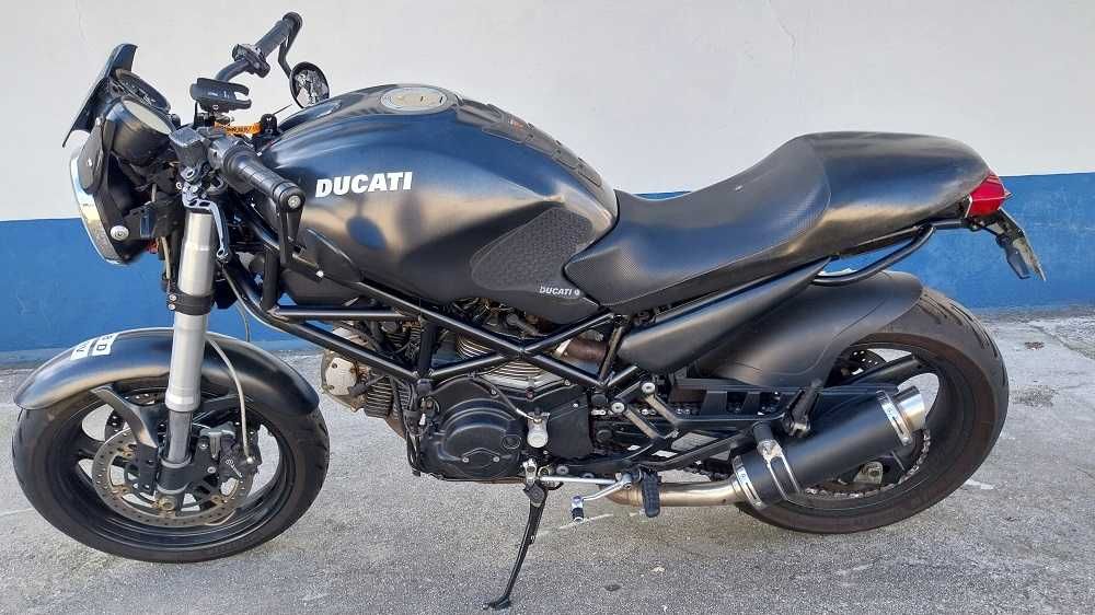 Ducati Monster 695