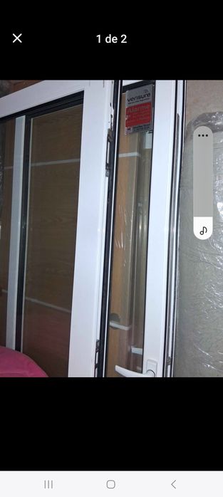 Portas duplas com portada