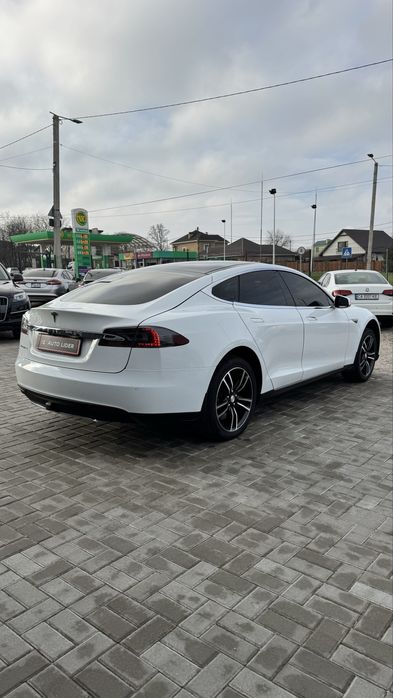 Європейська Tesla Model Тесла Модель S 2014р. 85 кВт 7 місць Запас 440