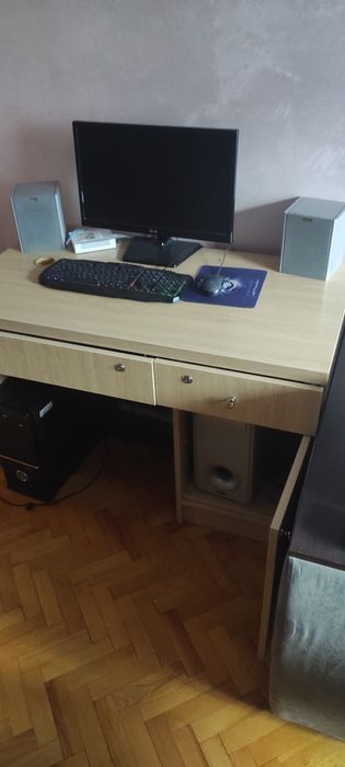 Стіл письмовий,комп'ютерний