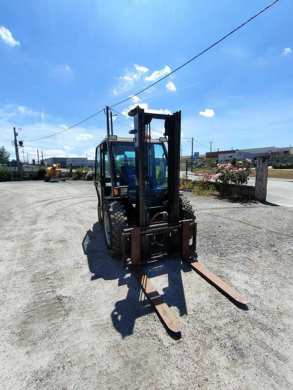 Empilhador Manitou MSI35 - Todo Terreno