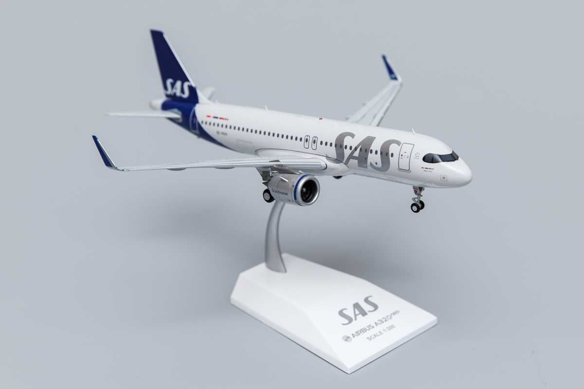 NOWY Samolot Airbus A320 neo SAS Scandinavian 1:200 metal JC Wings