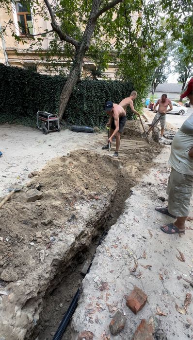 Копання землі траншей ровів  різноробочі послуги