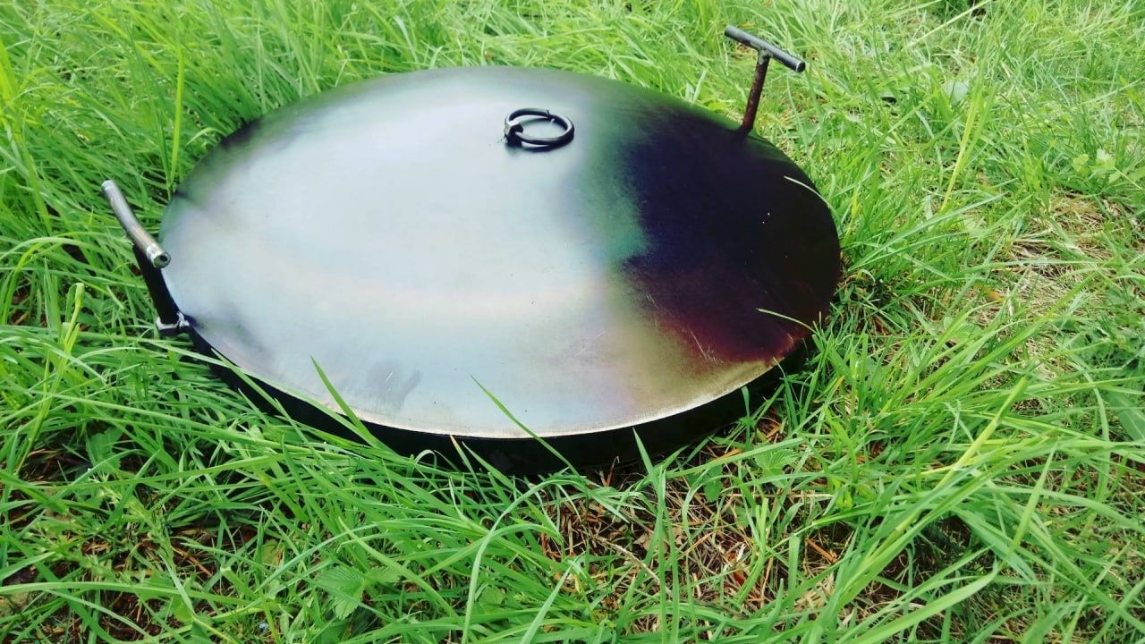 Сковорода із диска 50 см. з кришкою та чохлом в наявності садж мангал