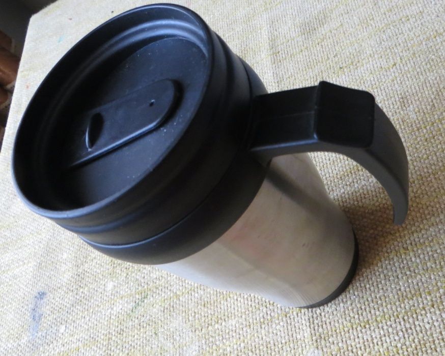 Shaker Portway com pega, corpo em inox e abertura na tampa