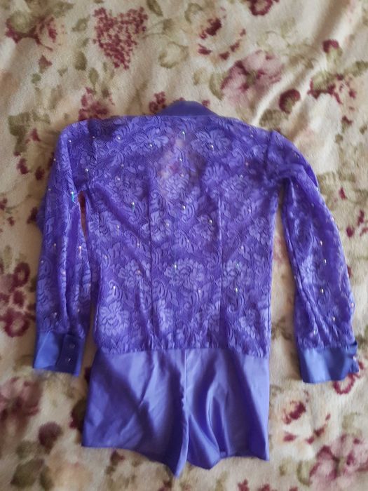 Продам костюми для пари на  виступ