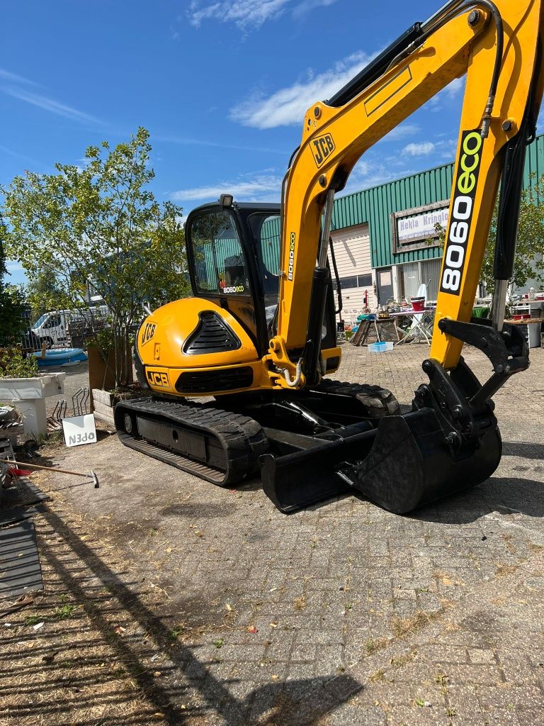 Экскаваторо JCB 8060