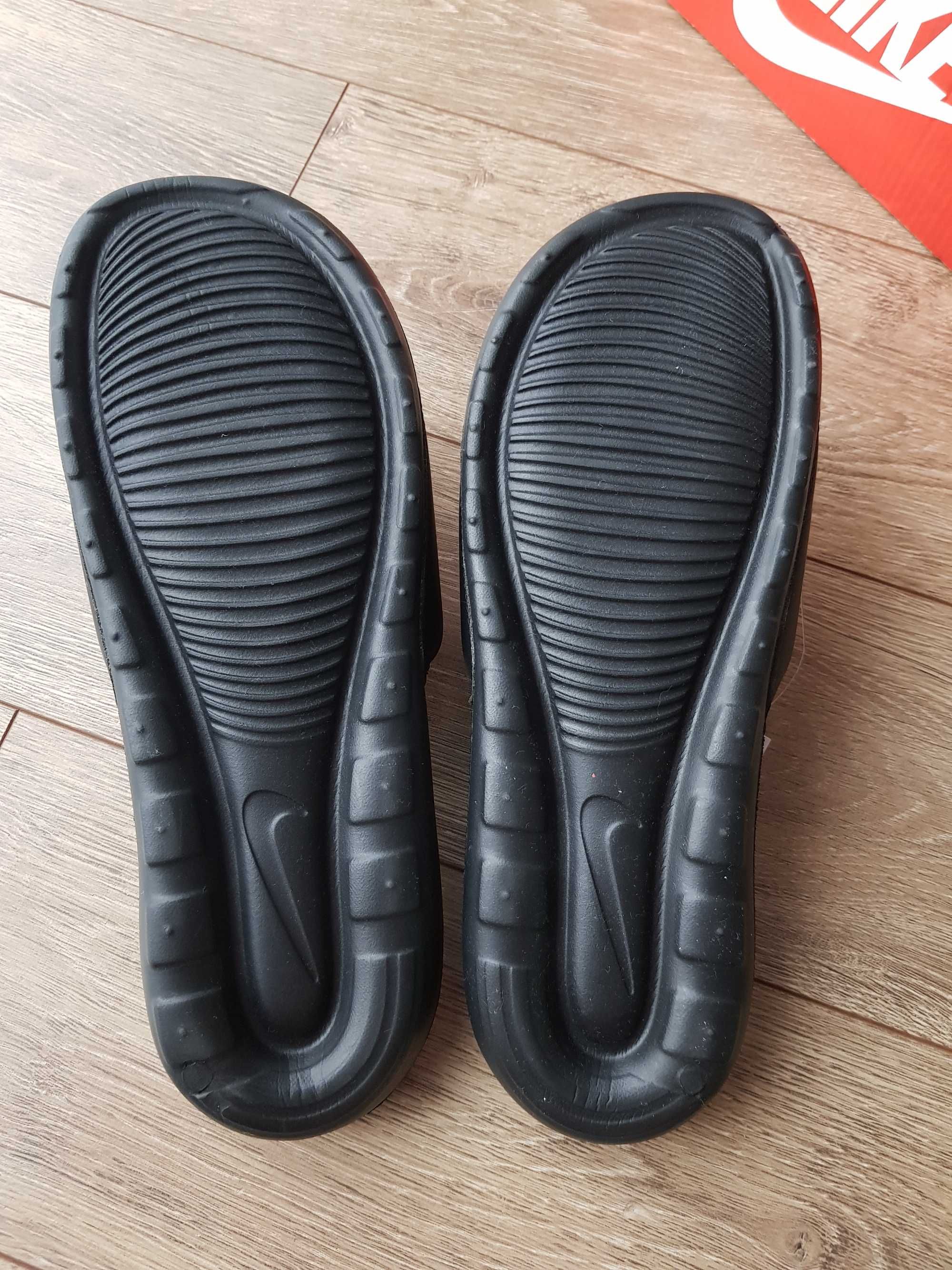 Klapki Nike Victori one slides rozmiar 44