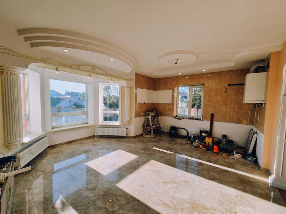 Новий окремий двоповерховий будинок з якісним ремонтом Центр р-н Подол