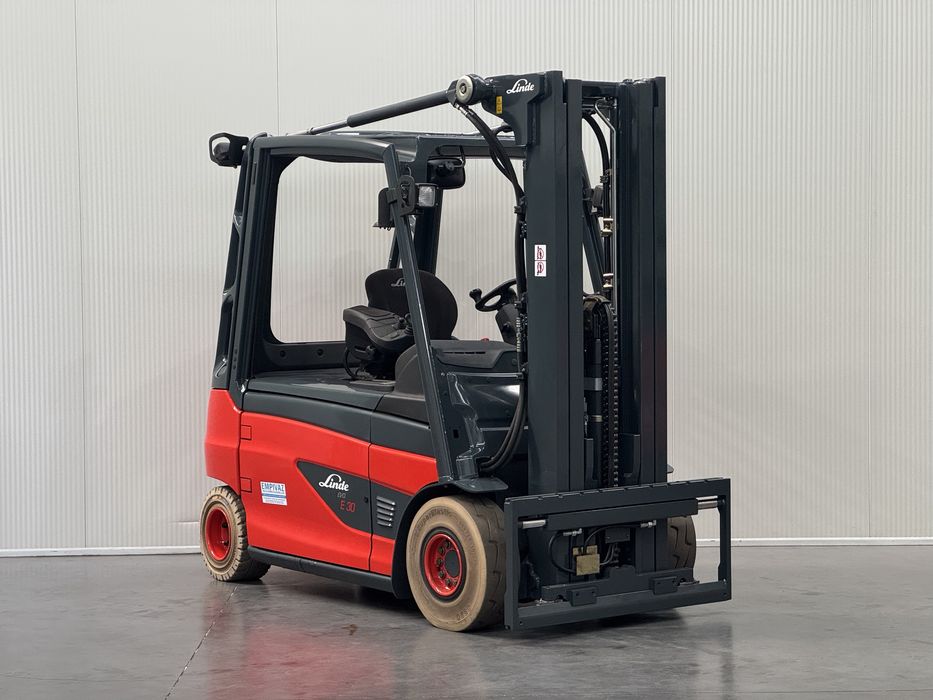 Empilhador Linde 3000Kg - Elétrico