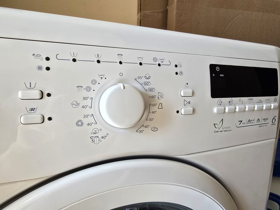 Продам стиральную машину