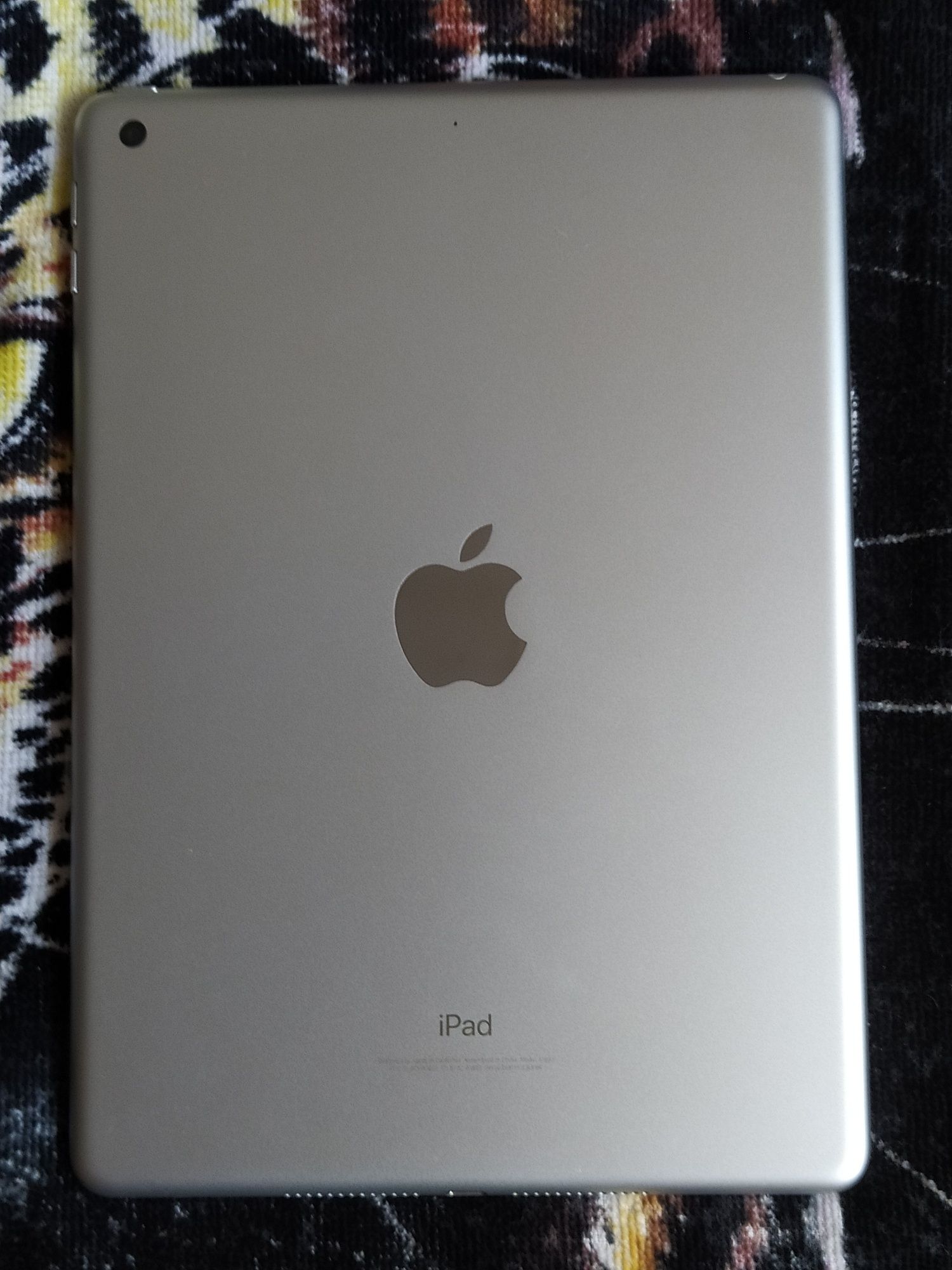 Apple iPad 6 32 GB WiFi. Стан нового.