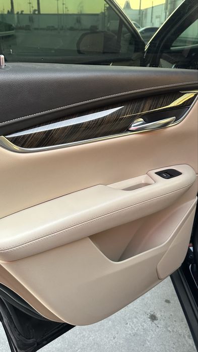 Чорний Каділлак. Пробіг 69000 км Стан нового автомобіля