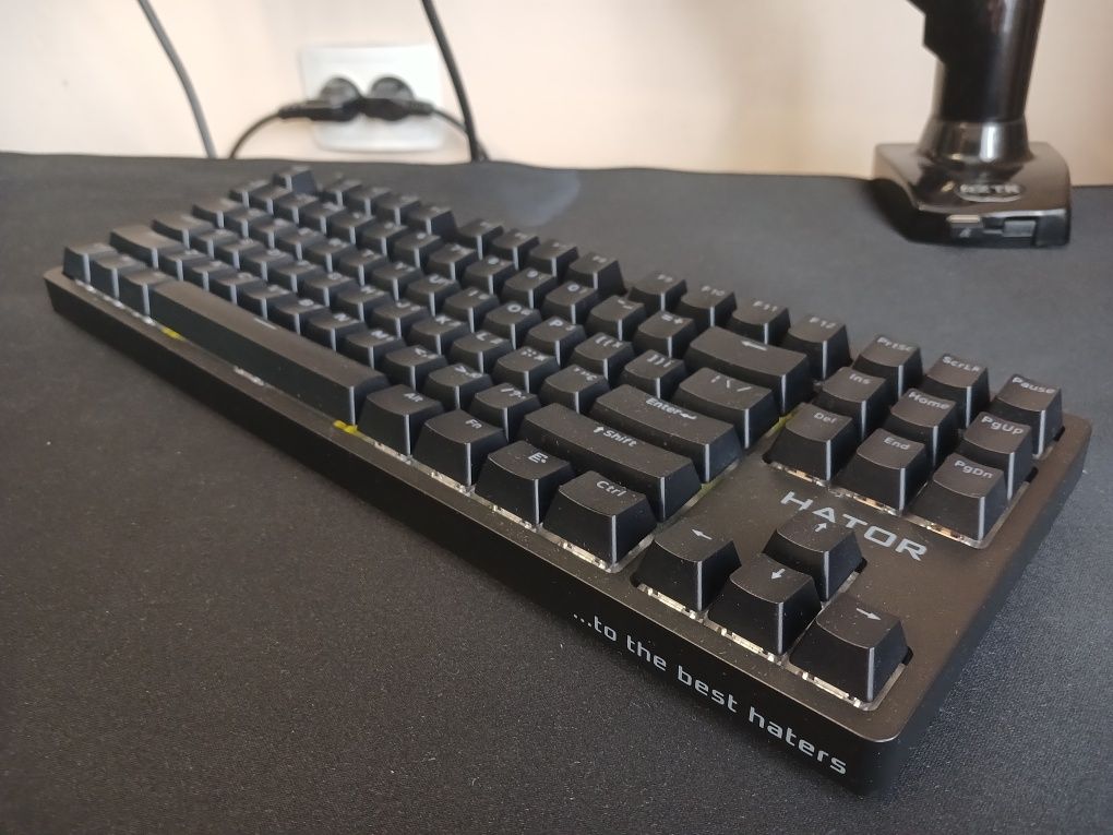 Продам клавіатуру Hator Rockfall Mecha TKL 2
