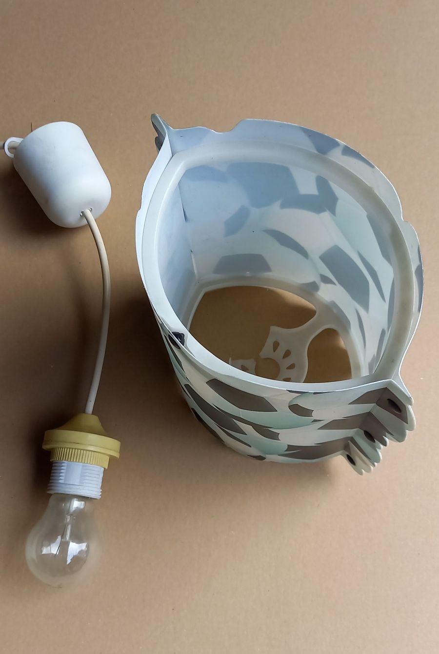 Lampa oświetleniowa sufitowa