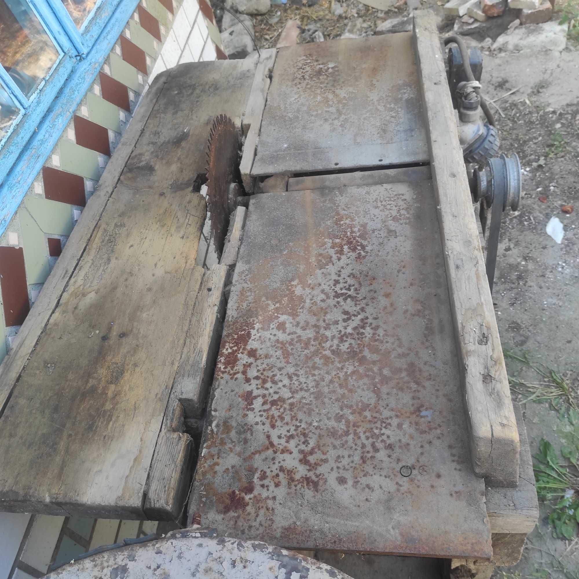 Циркулярно- фугувальний станок