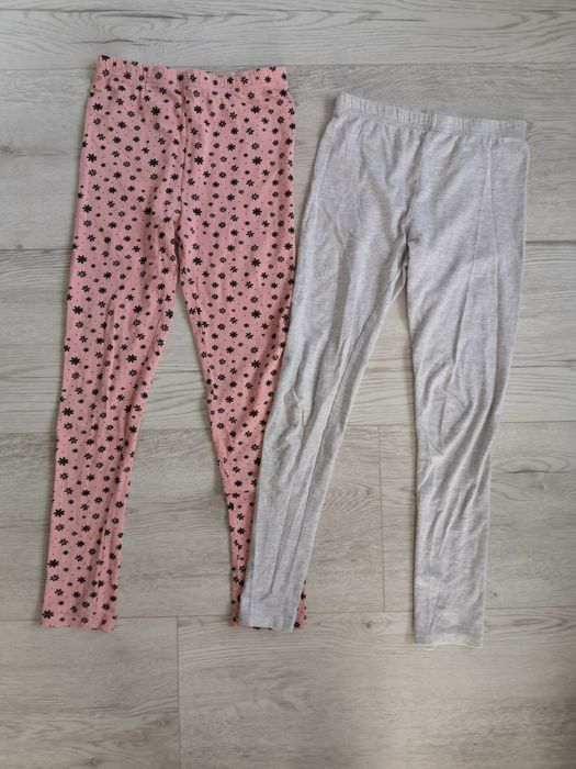 Sinsay szare legginsy kwiatowy wzór.