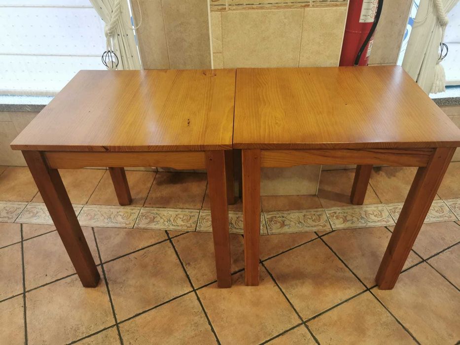 Conjunto de Mesas e Cadeiras para restaurante, bom estado