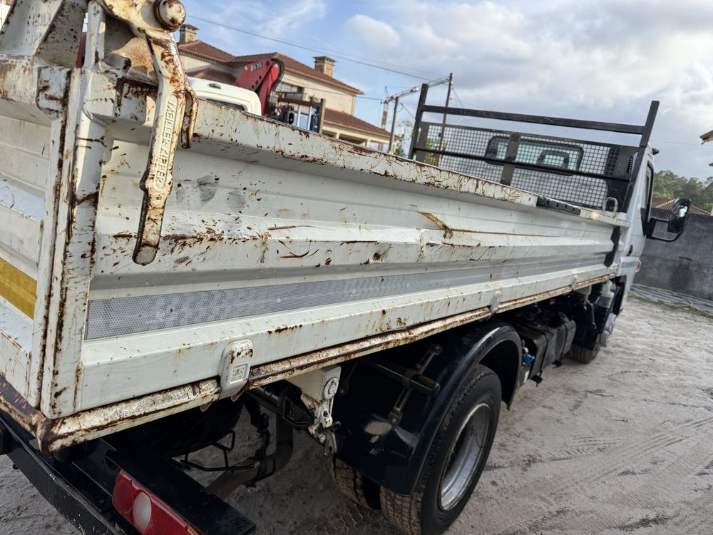 Mitsubishi Fuso pesada com bascúla