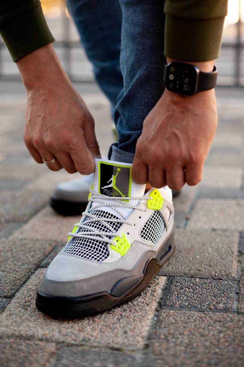 Nike Jordan 4 Retro Neon