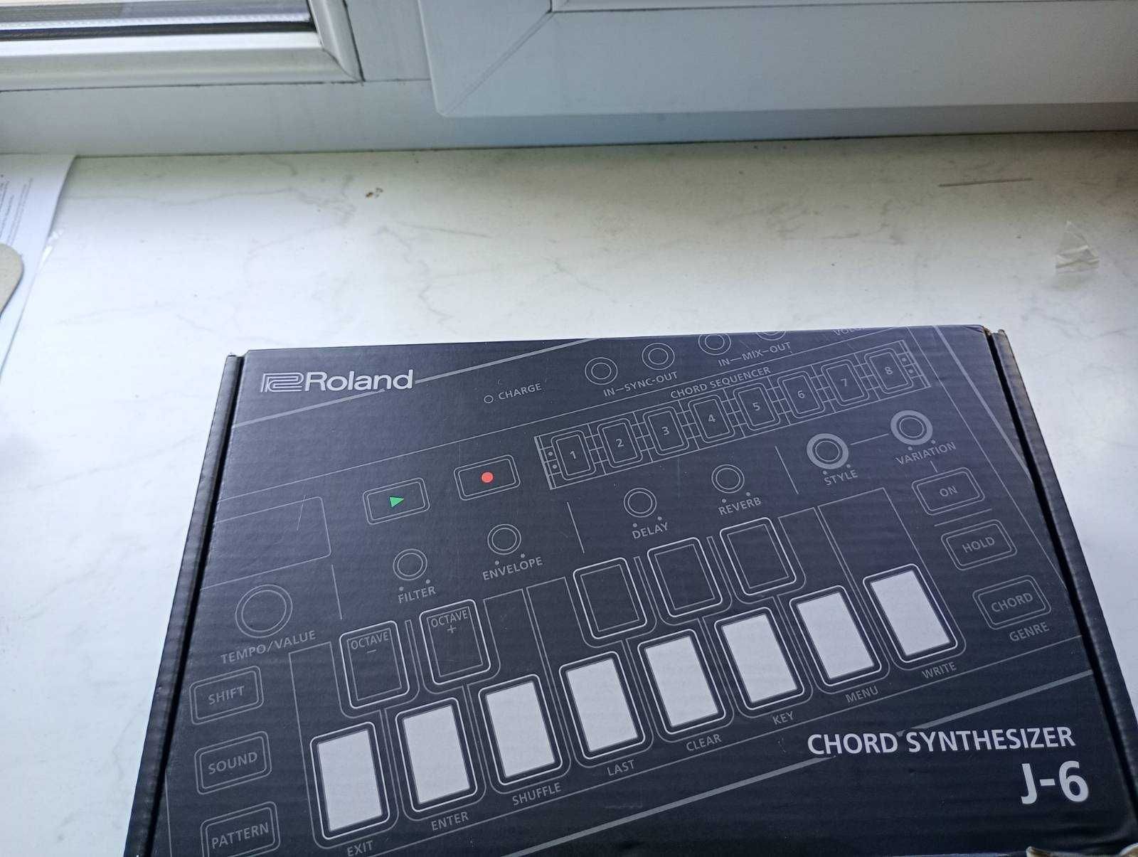 Синтезатор Roland J6