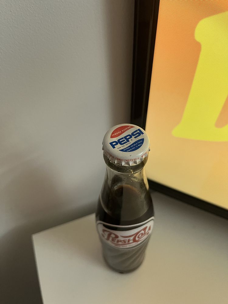 Pełna butelka pepsi coli z PRL- oryginalna zawartość