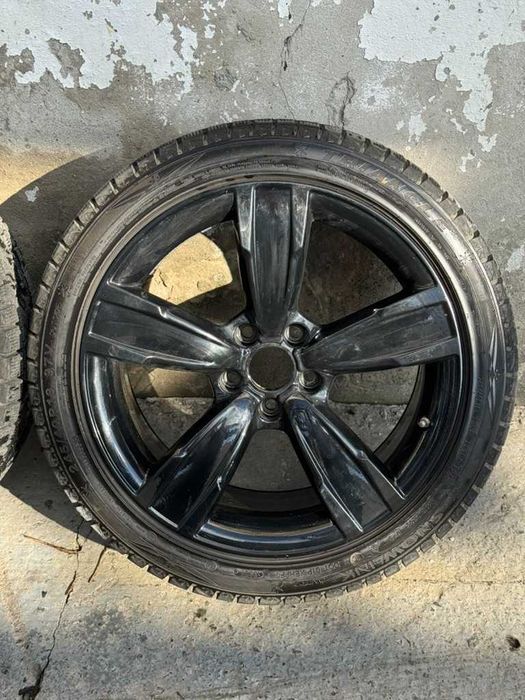 Диски Audi A4 B8 Allroad R18 ET26 + Triangle PL02 245/40 R18 97V XL