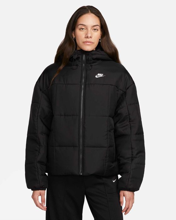 Куртка жіноча Nike Nsw Esstl Thrmr Clsc Puffer (FB7672-010) ОРИГІНАЛ!