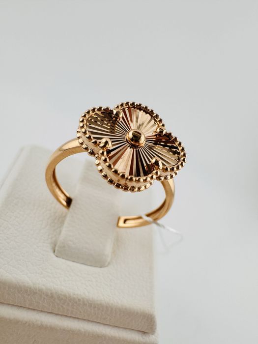 Золота каблучка нова