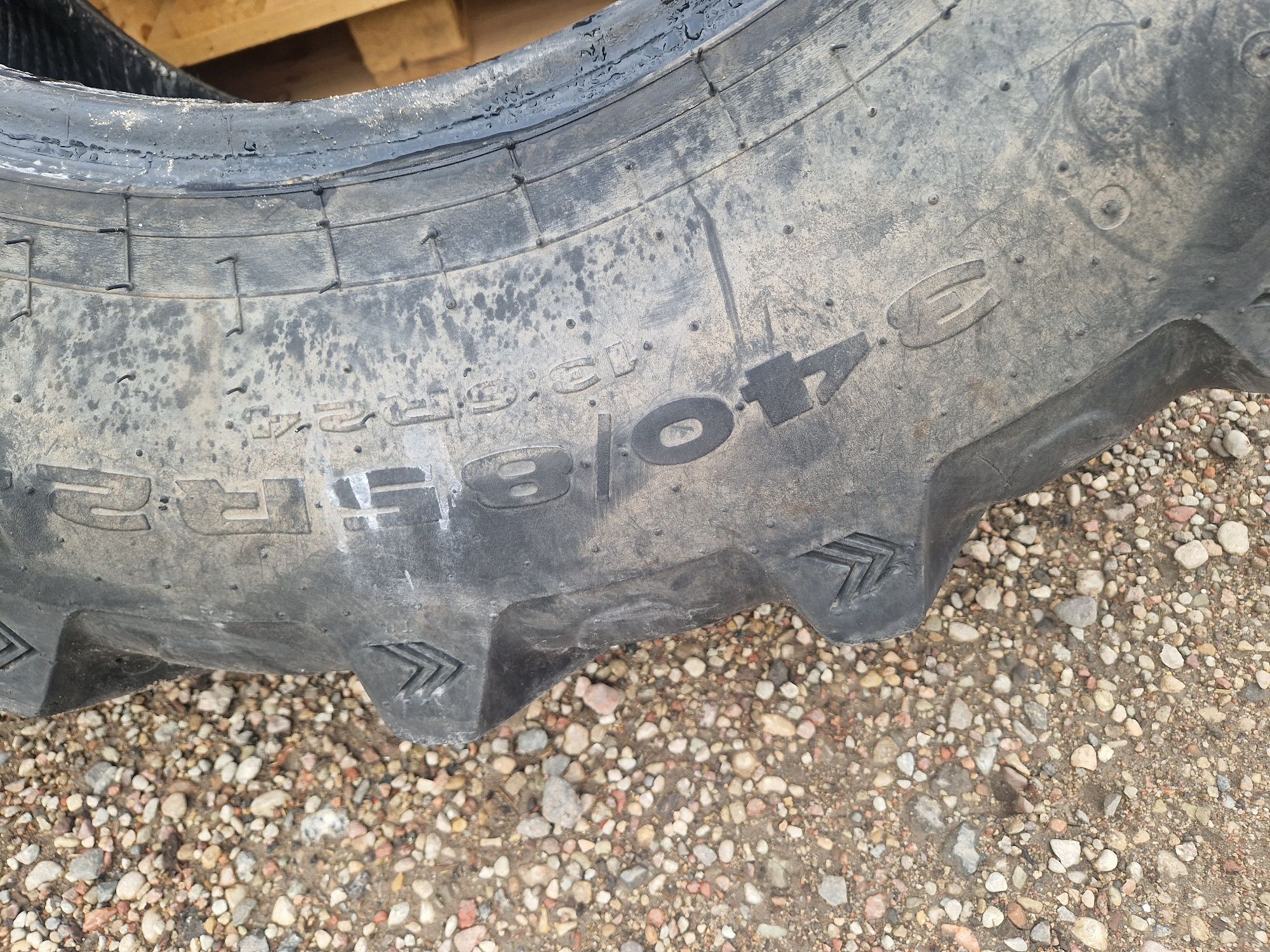 Opona 340/85r24 13.6r24