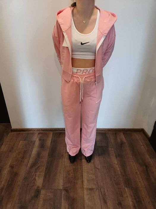dres damski rozmiar L NIke