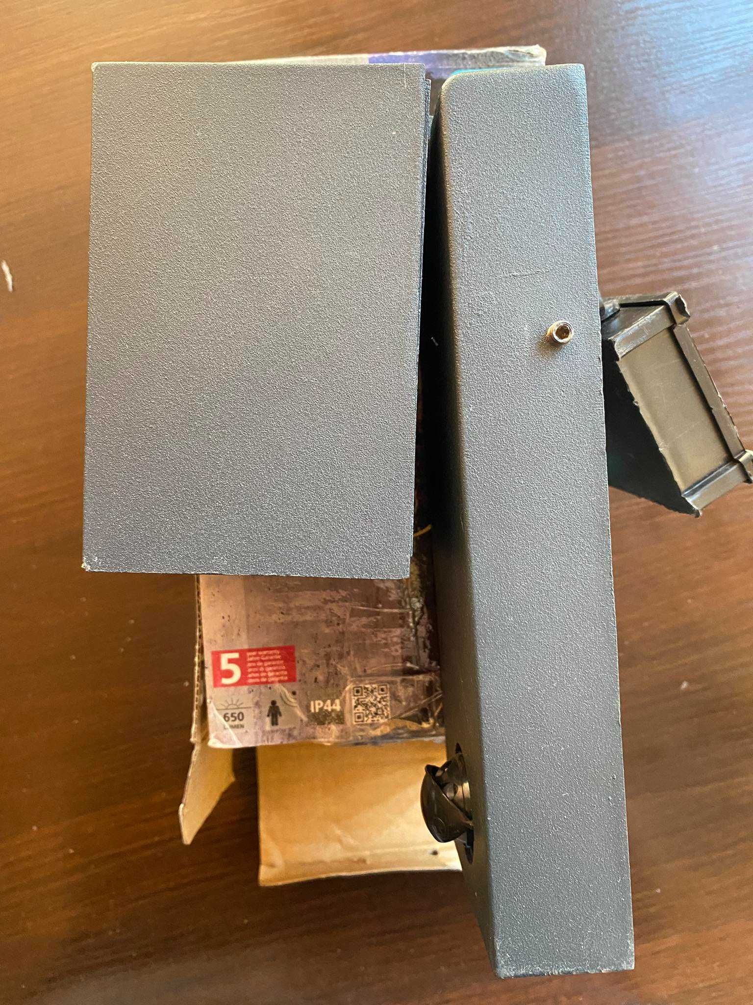 SAKEDA lampa ścienna kinkiet zewnętrzny LED z czujnikiem ruchu