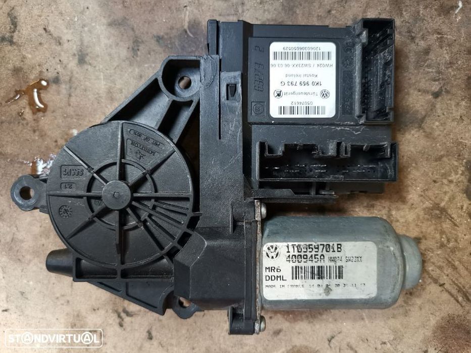 SKODA OCTAVIA MOTOR ELEVADOR FRENTE ESQ