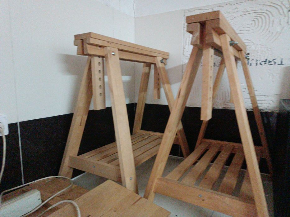 Sete cavaletes robustos - modelo antigo muito resistente